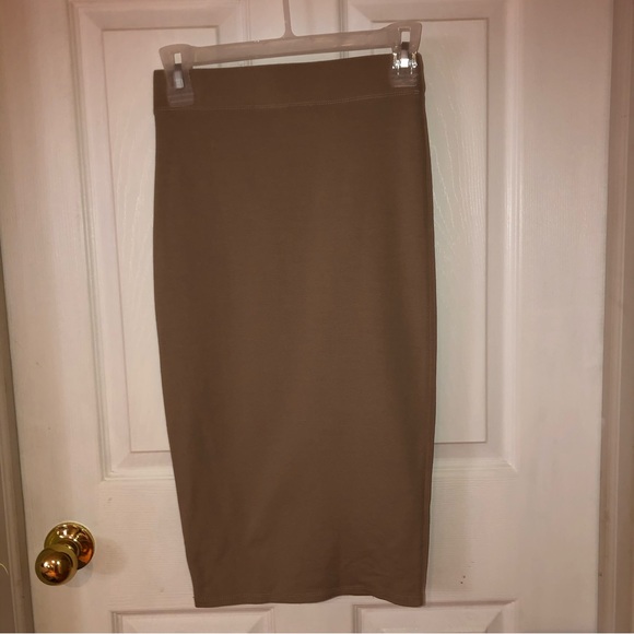 Beige pencil skirt, xs by Revamped - Picture 2 of 4